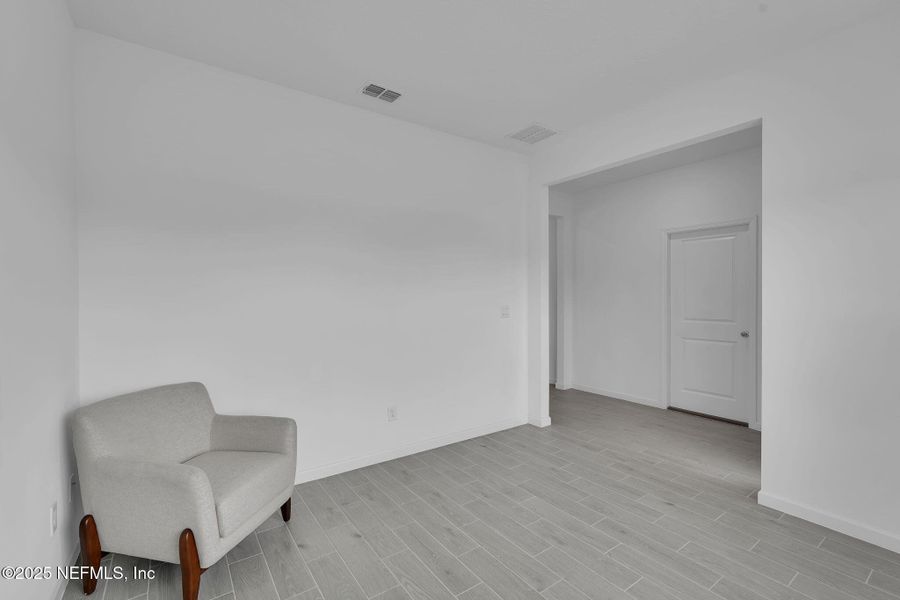 Spacious, unfurnished interior of a new home in , Jacksonville (Image 20).