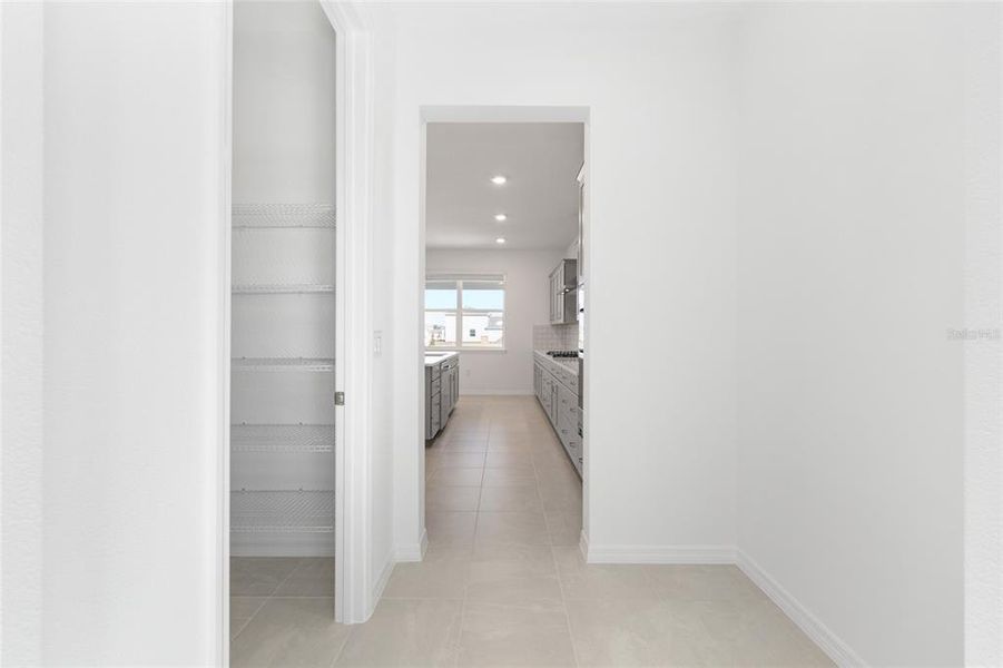 Spacious, unfurnished interior of a new home in Calesa Township, Ocala (Image 29).