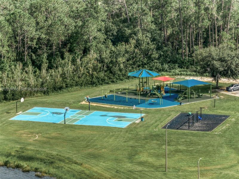 Community amenities in , Sebring (Image 78).