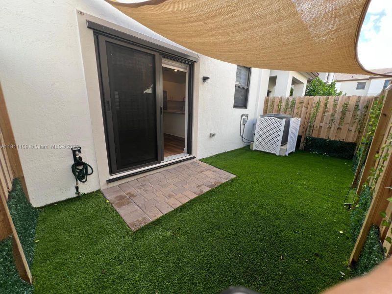 Exterior details and patio area of a home in , Pembroke Pines (Image 3).