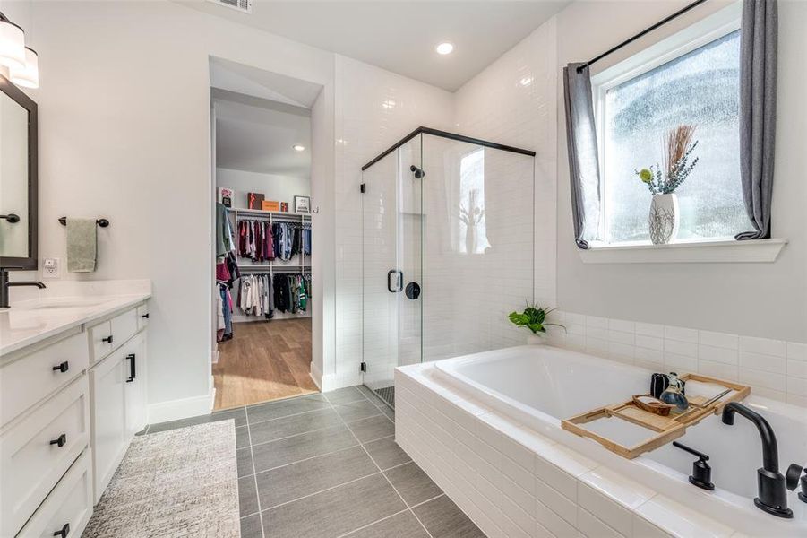 Furnished interior view inside a new home in Pecan Square - Estates, Northlake (Image 23).