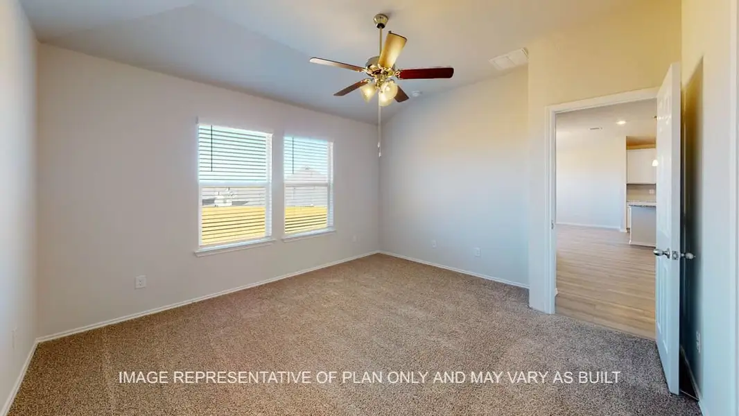 Spacious, unfurnished interior of a new home in Turnbo Ranch Traditions, Killeen (Image 12).