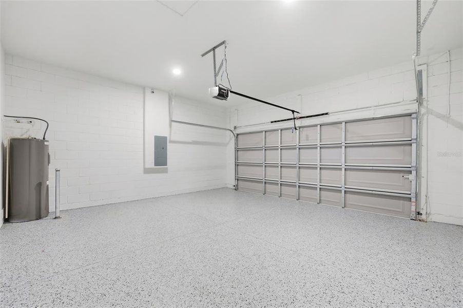 Spacious, unfurnished interior of a new home in , Ocklawaha (Image 44).