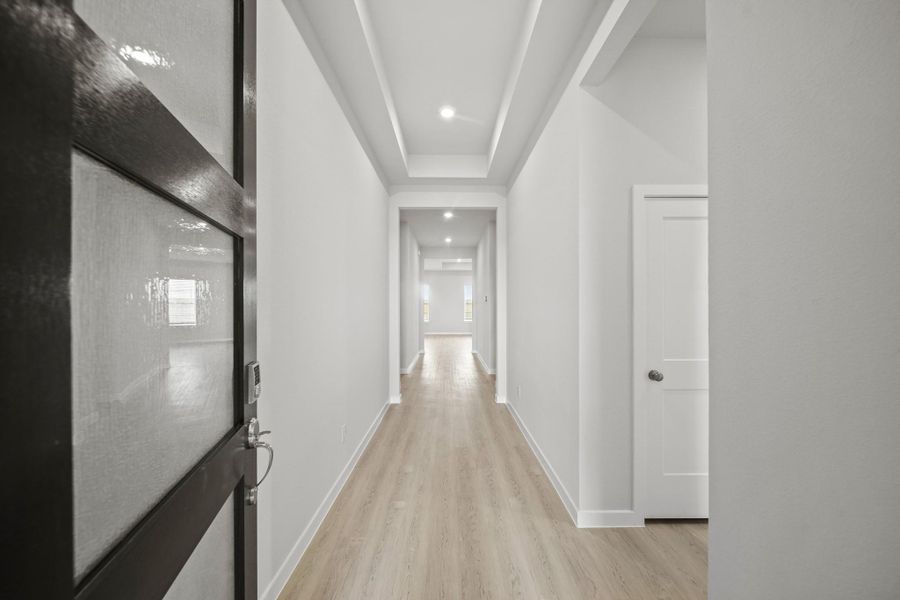 Spacious, unfurnished interior of a new home in Sunterra Lakes, Brookshire (Image 21). Spacious, unfurnished interior of a new home in Sunterra Lakes, Brookshire (Image 21).