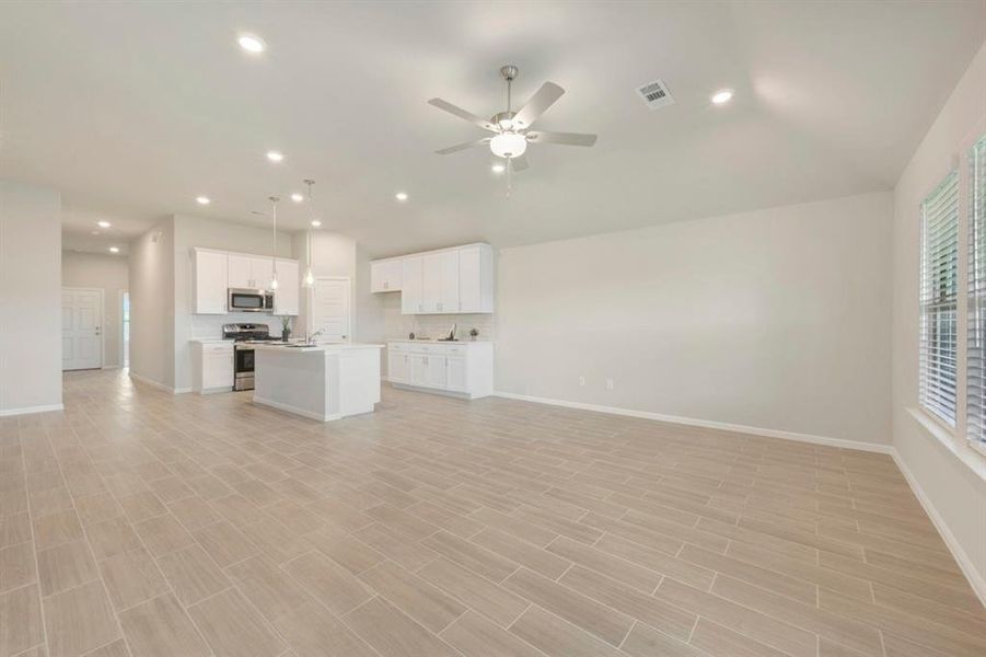 Spacious, unfurnished interior of a new home in Tarrytown, Crowley (Image 22). Spacious, unfurnished interior of a new home in Tarrytown, Crowley (Image 22).