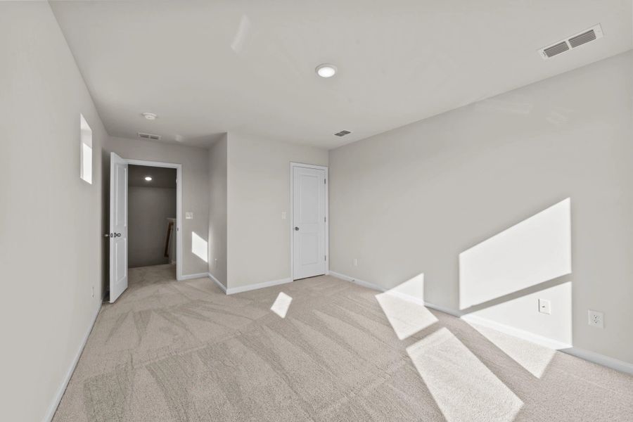 Spacious, unfurnished interior of a new home in Blue Heron Retreat, Little River (Image 23).