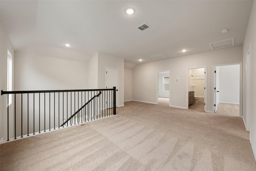 Spacious, unfurnished interior of a new home in Patterson Ranch, Georgetown (Image 23).