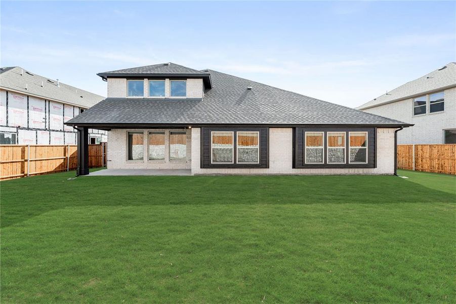 Exterior details and patio area of a home in Sutton Fields, Celina (Image 4).