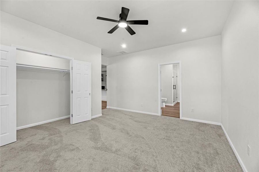 Spacious, unfurnished interior of a new home in , Alvin (Image 11). Spacious, unfurnished interior of a new home in , Alvin (Image 11).