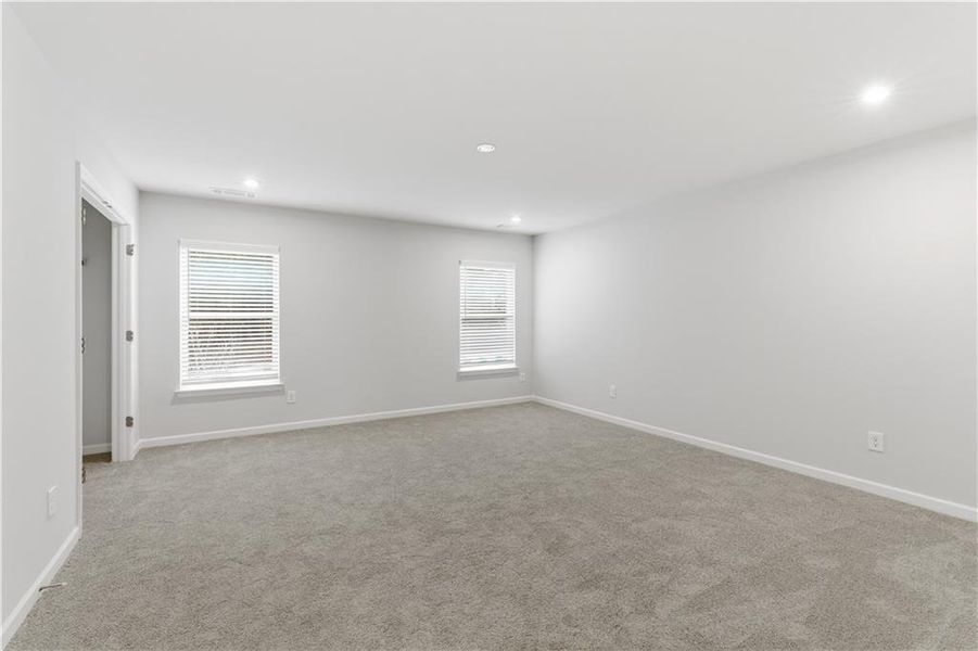 Spacious, unfurnished interior of a new home in Meadow Pines, Dallas (Image 15).