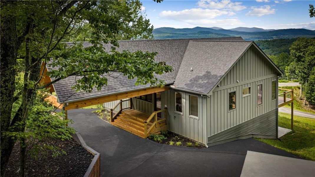 Exterior details and patio area of a home in , Morganton (Image 35).