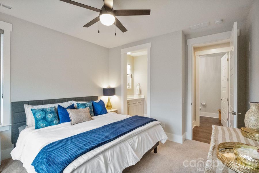 1st Floor guest bedroom with ensuite bath