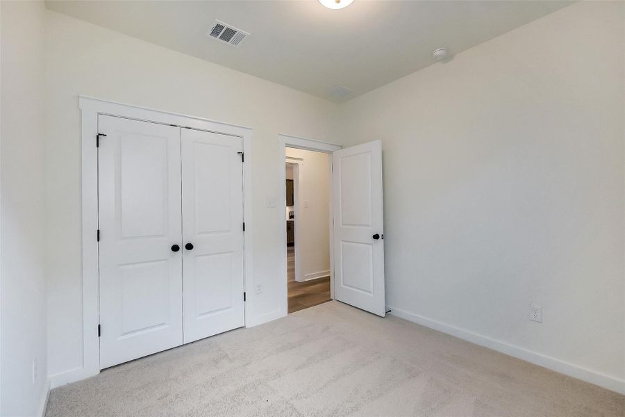 Spacious, unfurnished interior of a new home in Aldeana, Bonney (Image 25).