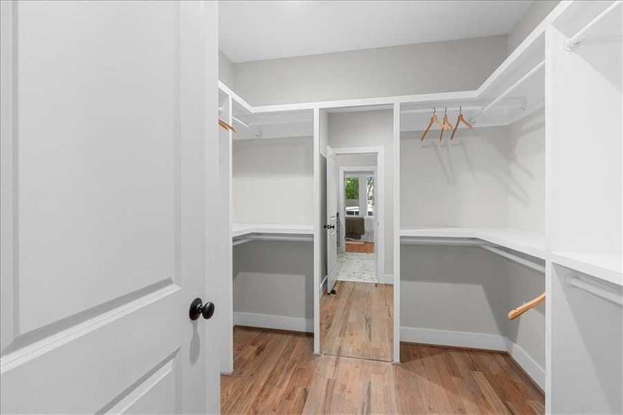 Spacious, unfurnished interior of a new home in , Atlanta (Image 23).