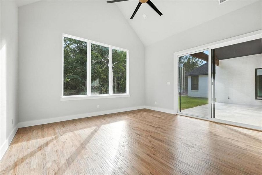 Spacious, unfurnished interior of a new home in , Waxahachie (Image 18).