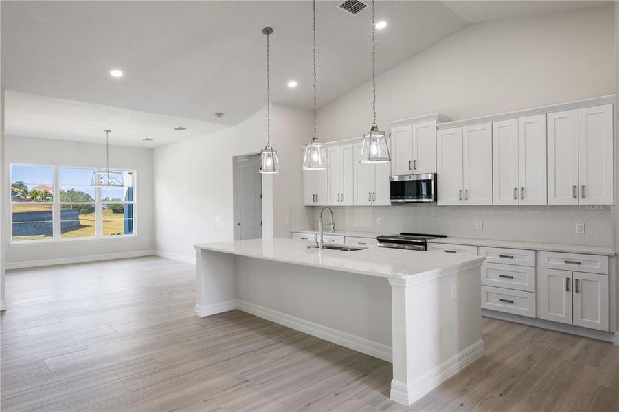 Furnished interior view inside a new home in , Lake Alfred (Image 5).