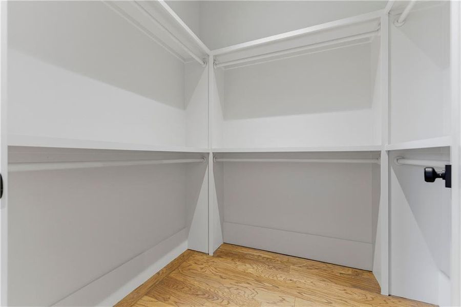 Spacious, unfurnished interior of a new home in , Atlanta (Image 57).