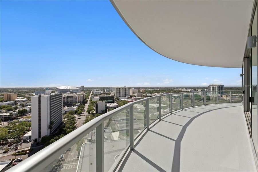 Condo located in St. Petersburg, FL showcasing its design and architecture (Image 3). Condo located in St. Petersburg, FL showcasing its design and architecture (Image 3).