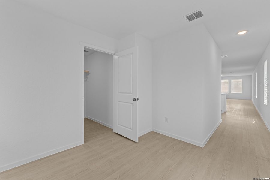 Spacious, unfurnished interior of a new home in Higdon Crossing, San Antonio (Image 21). Spacious, unfurnished interior of a new home in Higdon Crossing, San Antonio (Image 21).