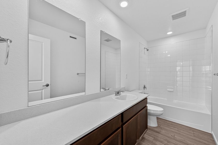Furnished interior view inside a new home in Lake Bluff, Greeley (Image 7).