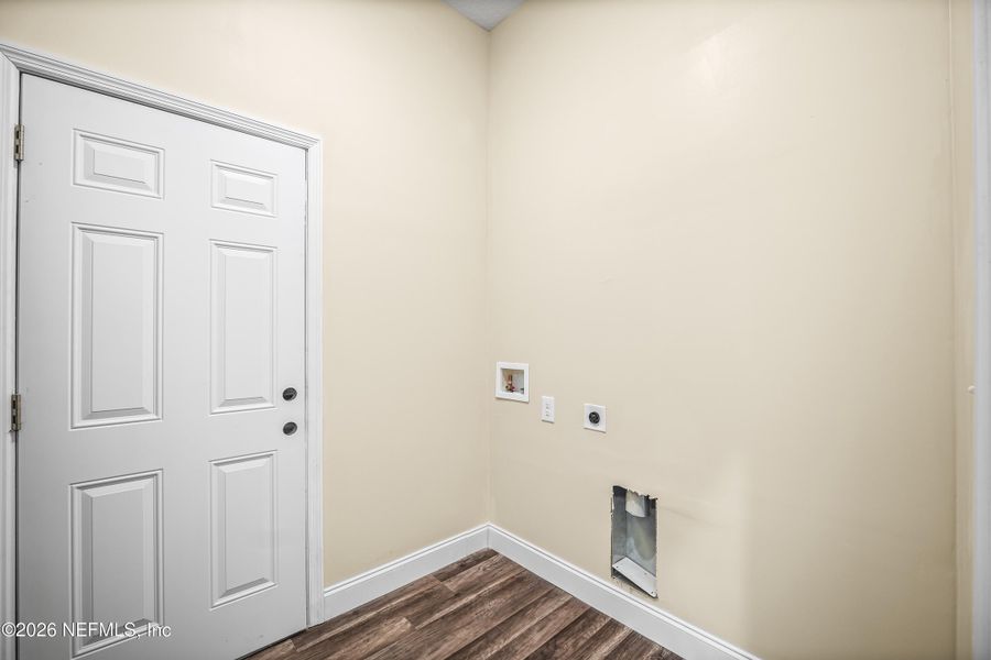 Spacious, unfurnished interior of a new home in , Keystone Heights (Image 23).