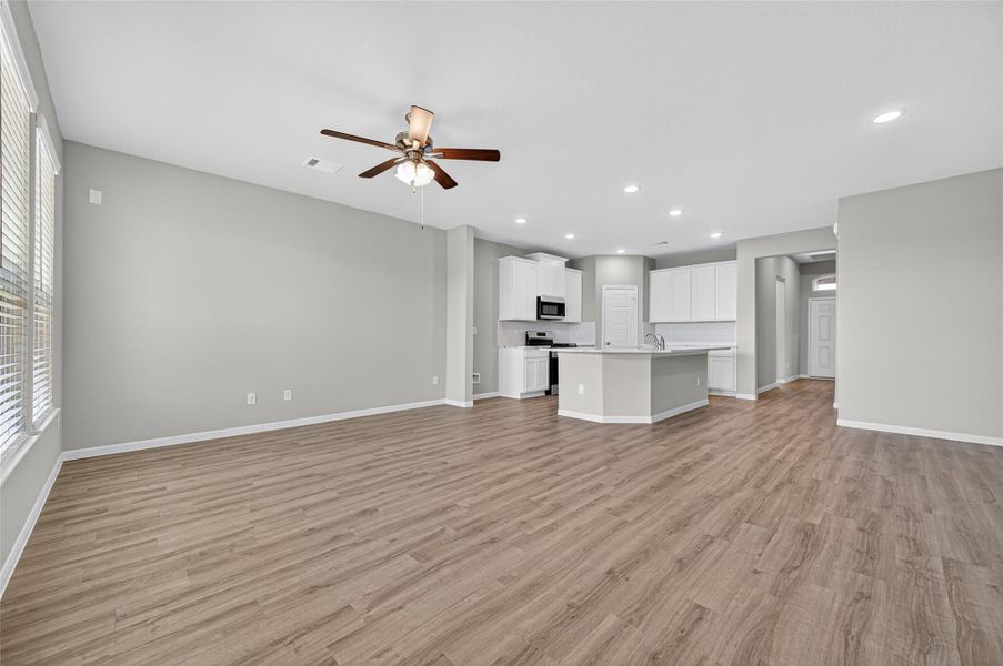 Spacious, unfurnished interior of a new home in Cypress Green, Hockley (Image 38).