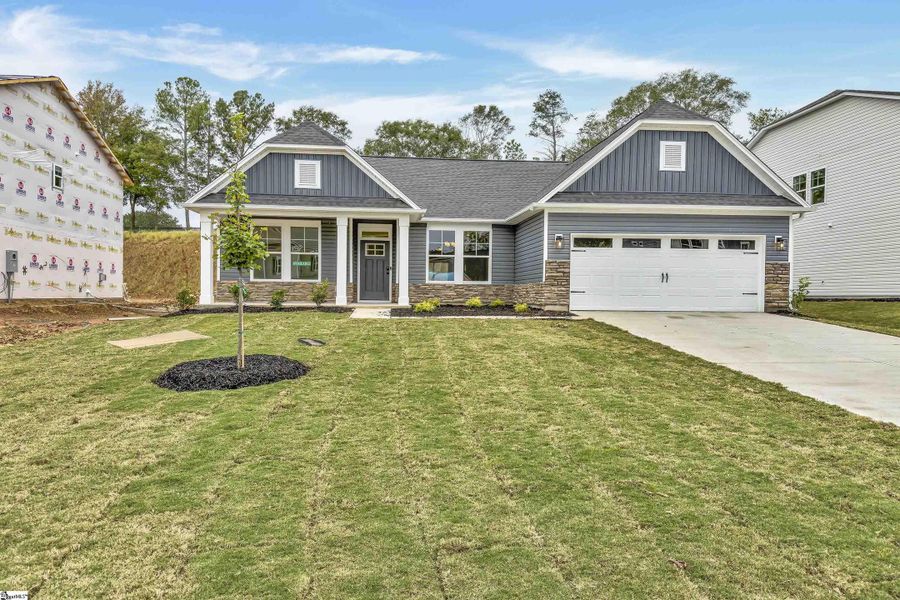 Image 24 of a home in Lynbrook.