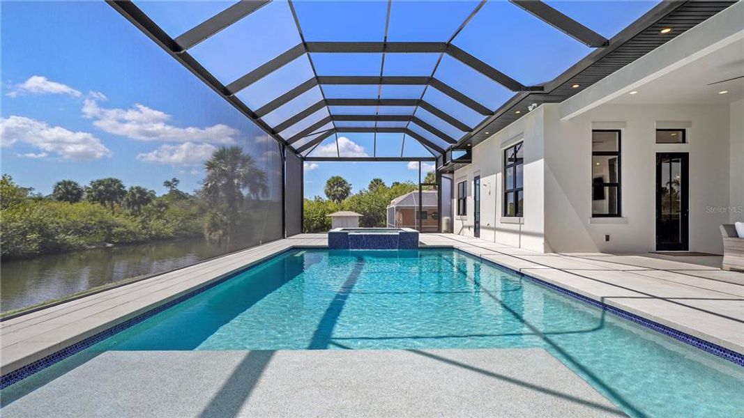Exterior details and patio area of a home in , Port Charlotte (Image 4).