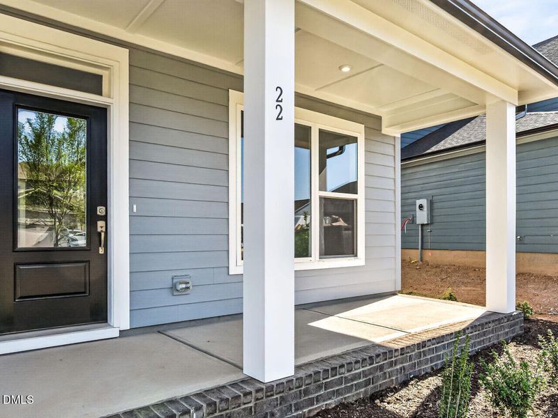 003-1280x960-front-porch