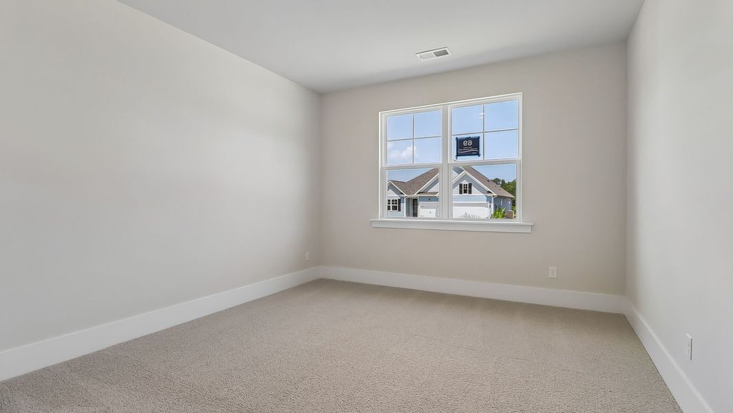 Spacious, unfurnished interior of a new home in Livingston Woods, Irmo (Image 18).