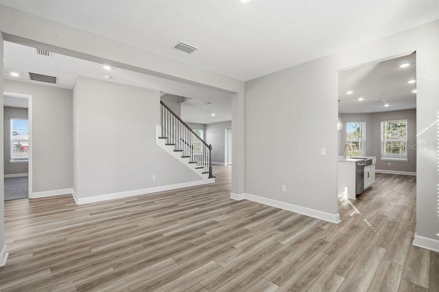 Spacious, unfurnished interior of a new home in Hammock at Two Rivers, Zephyrhills (Image 24).