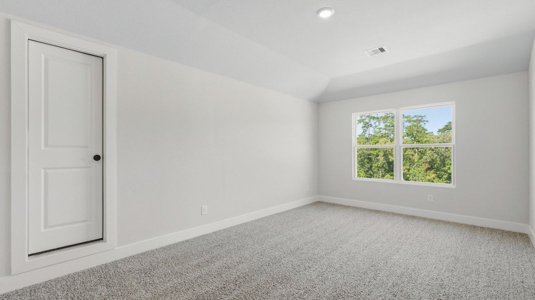 Spacious, unfurnished interior of a new home in Chapel Lakes, Montgomery (Image 19).