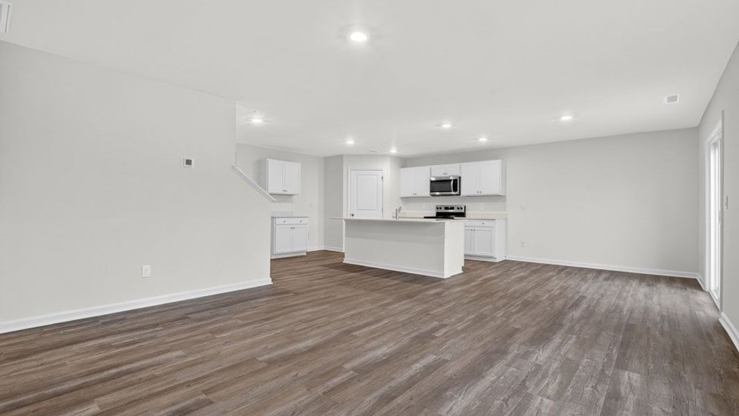 Spacious, unfurnished interior of a new home in Mangum Farms, Stem (Image 10).