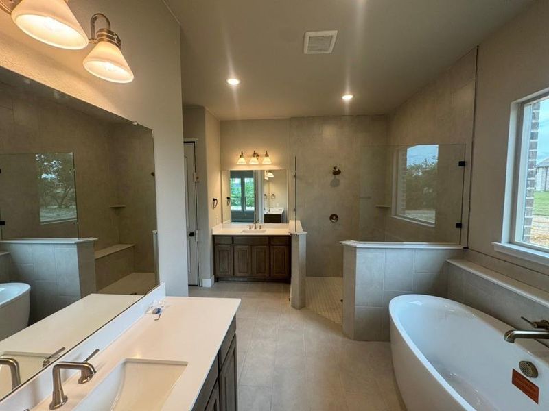 Furnished interior view inside a new home in Creekview Addition, Van Alstyne (Image 4).