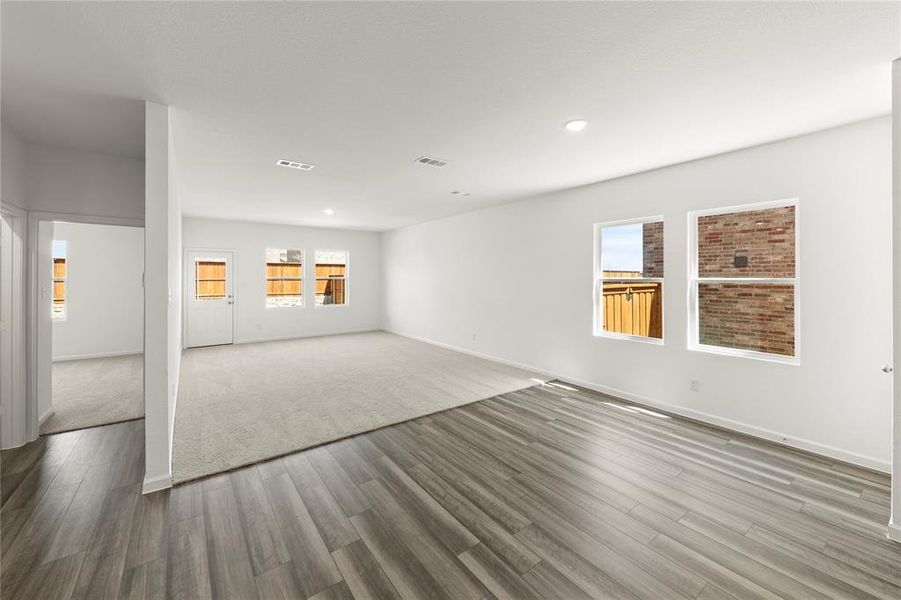 Spacious, unfurnished interior of a new home in Creekview Fossil Ridge, Pilot Point (Image 13). Spacious, unfurnished interior of a new home in Creekview Fossil Ridge, Pilot Point (Image 13).