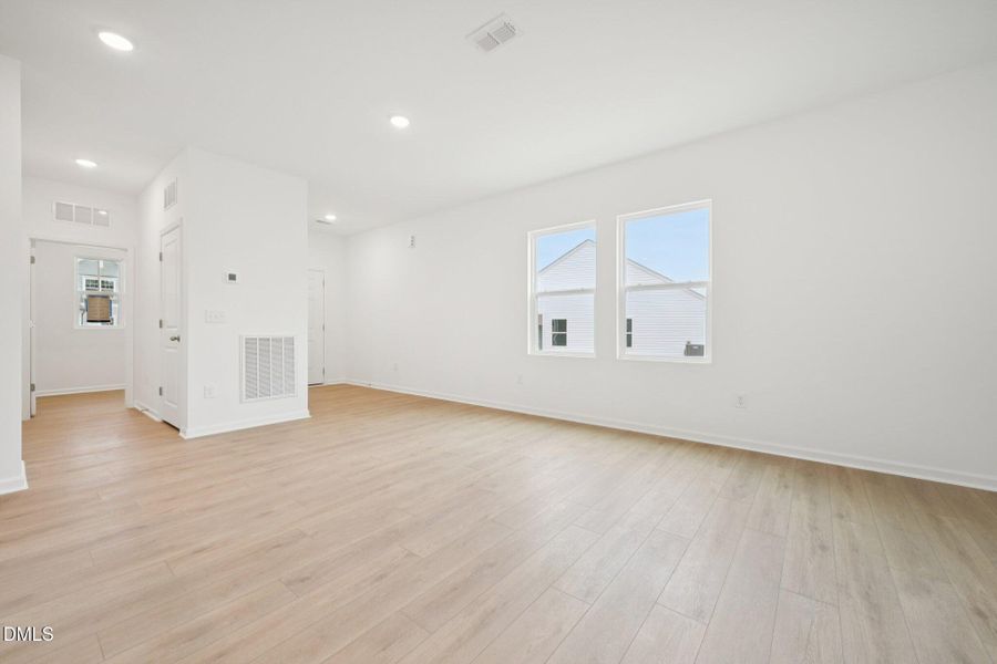 10-web-or-mls-Salers Loop-S0601-010