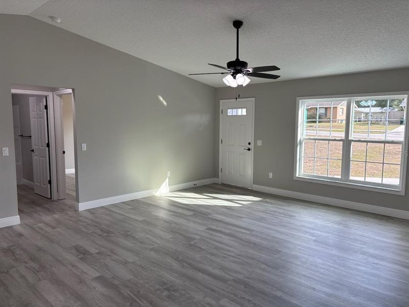 Spacious, unfurnished interior of a new home in , Citrus Springs (Image 14).