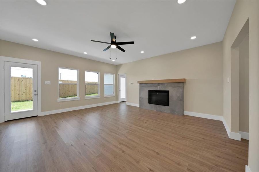 Spacious, unfurnished interior of a new home in , The Colony (Image 19).