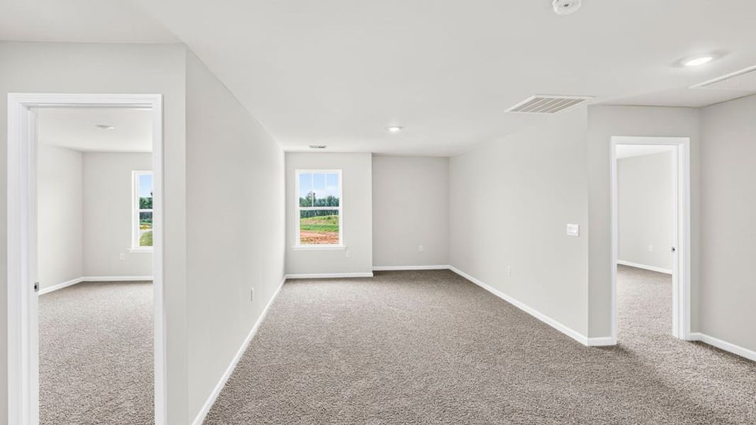 Spacious, unfurnished interior of a new home in Woodglen, Piedmont (Image 24).