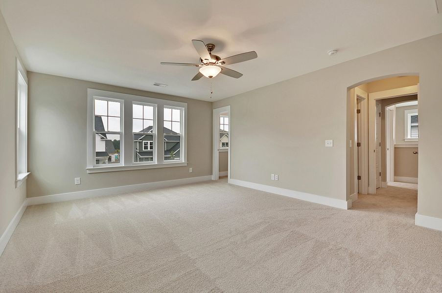 Spacious, unfurnished interior of a new home in Creek Pointe, Moncks Corner (Image 7).