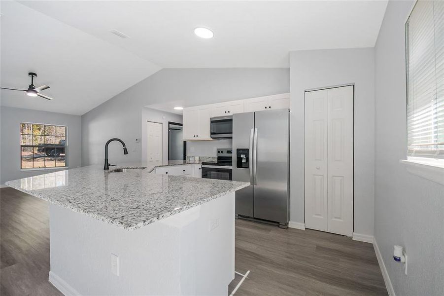 Furnished interior view inside a new home in , Dunnellon (Image 10).