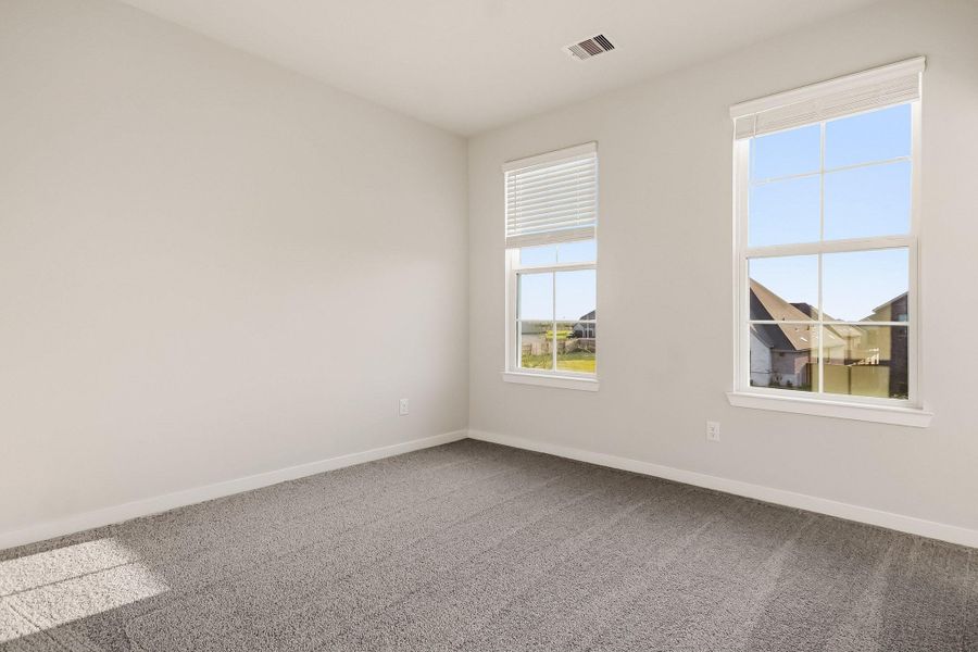Spacious, unfurnished interior of a new home in Sunterra Lakes, Brookshire (Image 15).