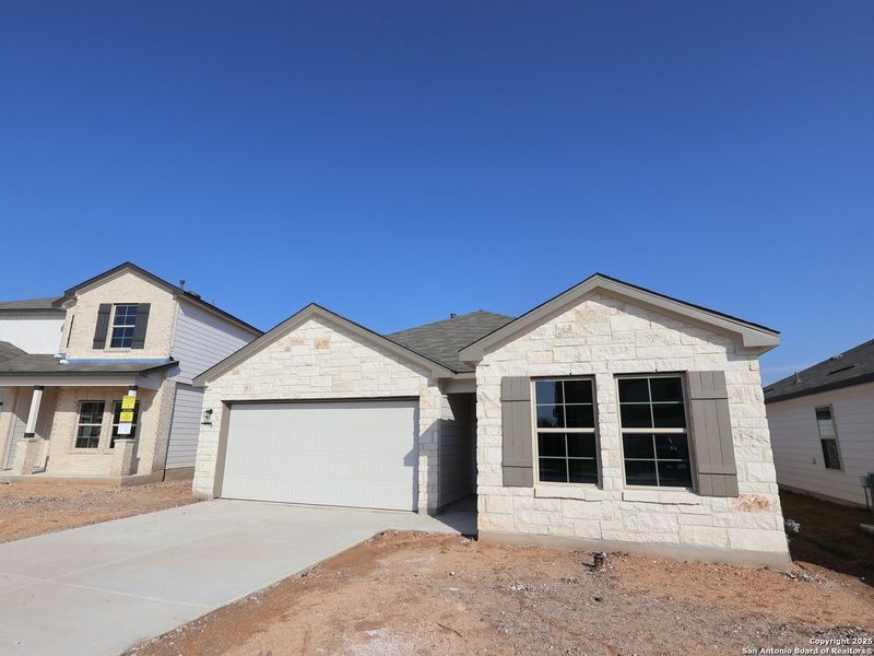 Exterior details and patio area of a home in Blue Ridge Ranch, San Antonio (Image 25). Exterior details and patio area of a home in Blue Ridge Ranch, San Antonio (Image 25).