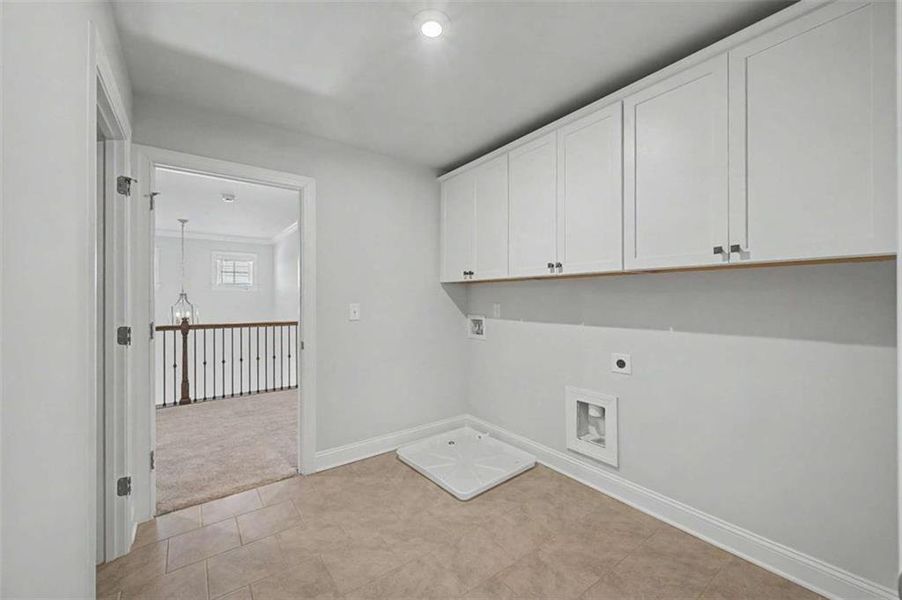 Spacious, unfurnished interior of a new home in The Estates at Hurricane Pointe, Douglasville (Image 22).