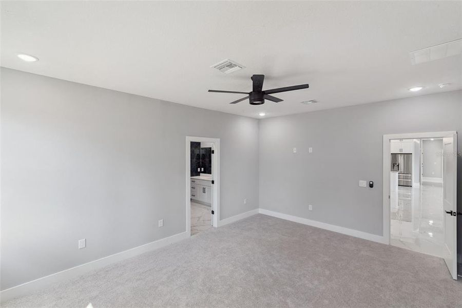 Spacious, unfurnished interior of a new home in , Eustis (Image 28).