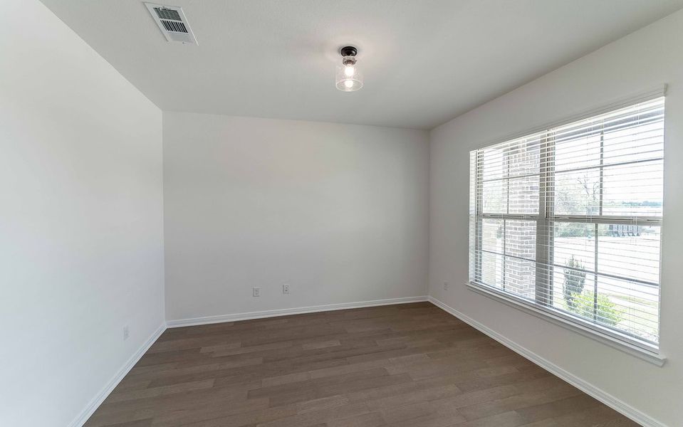 Spacious, unfurnished interior of a new home in Solterra, Mesquite (Image 10).