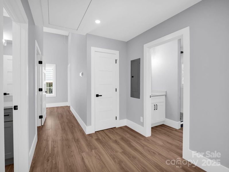 Spacious, unfurnished interior of a new home in , Asheville (Image 18).