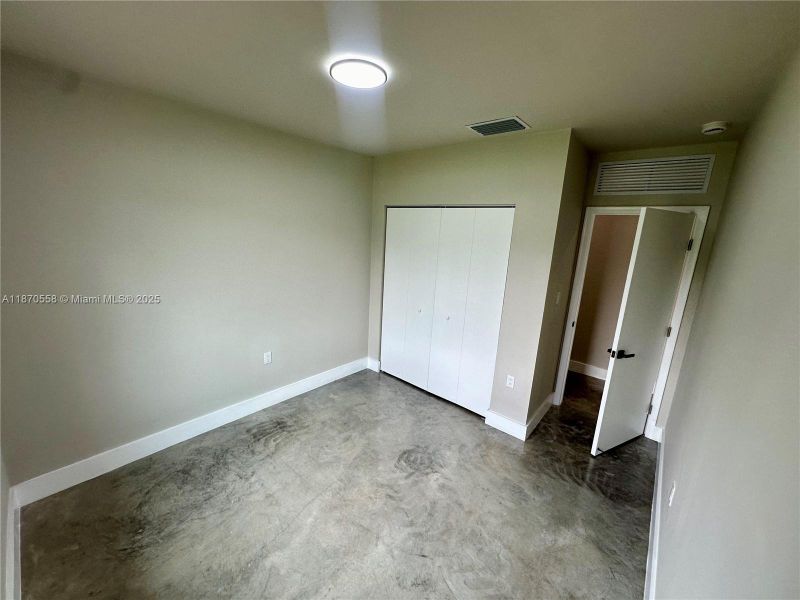 Spacious, unfurnished interior of a new home in , Miami (Image 44).