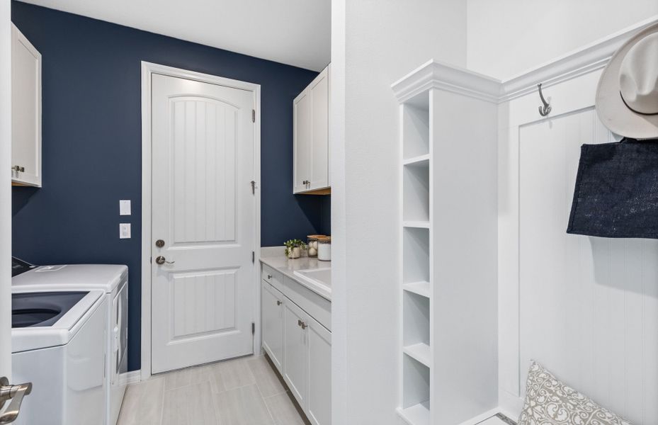Representative furnished interior of a home built from the Symphony by Pulte Homes in EverBe, Orlando (Image 13).