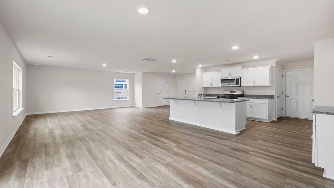 Spacious, unfurnished interior of a new home in Cedar Gap, Fountain Inn (Image 20).